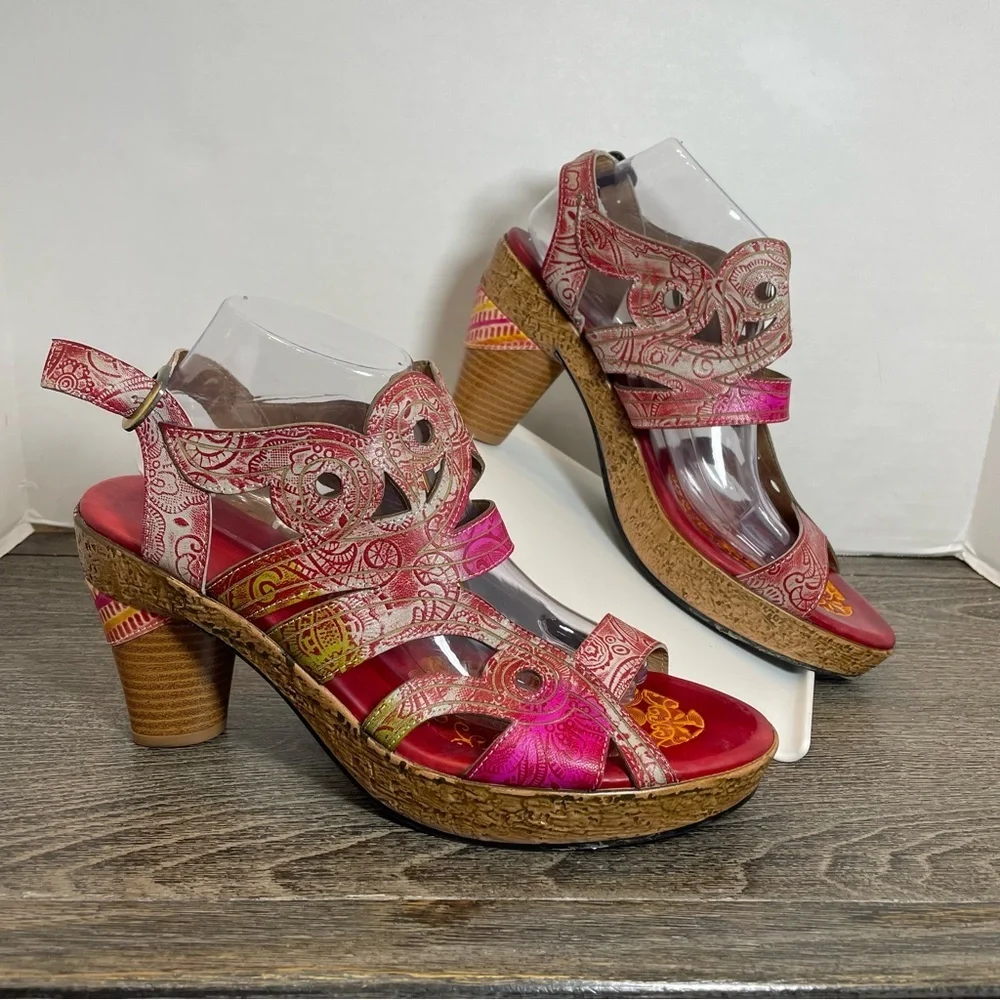 Women’s sandals Boho Chic Block heel.Colorful red. Size 10. Pre-owned.